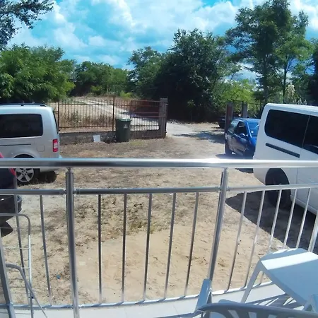 酒店 Aia Kavatsi 2*