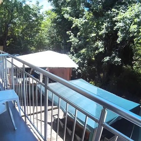 Aia Kavatsi 酒店 2*