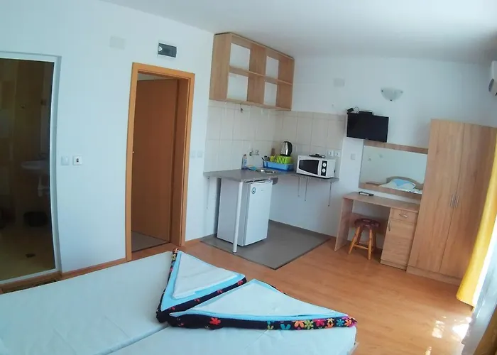 Aia Kavatsi Hotel