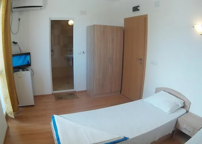 Aia Kavatsi 2*