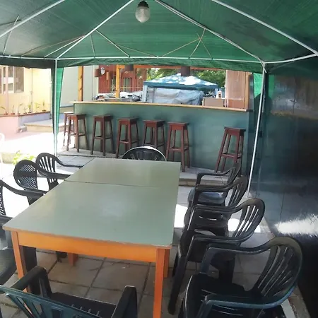 Хотел аиа каваци 2*